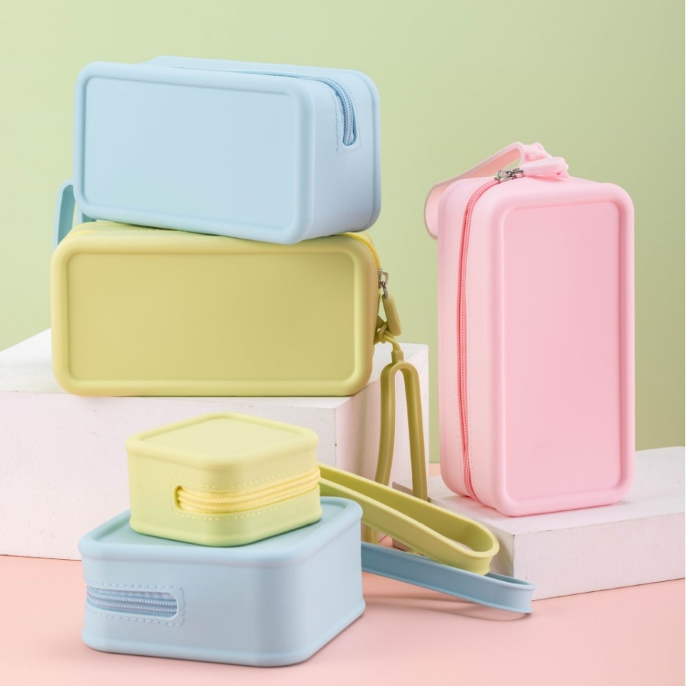 Cosmetic Bags - ポータブルシリコン小銭入れ大容量ジッパーイヤホンバッグ防水ソリッドカラー化粧品バッグ女性女の子